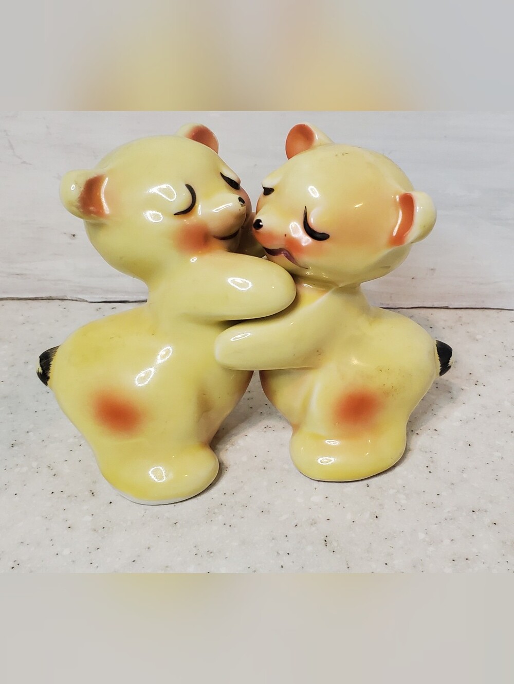 Vintage Van Tellingen Bear Hug Salt Pepper Shakers Regal China Huggers MCM